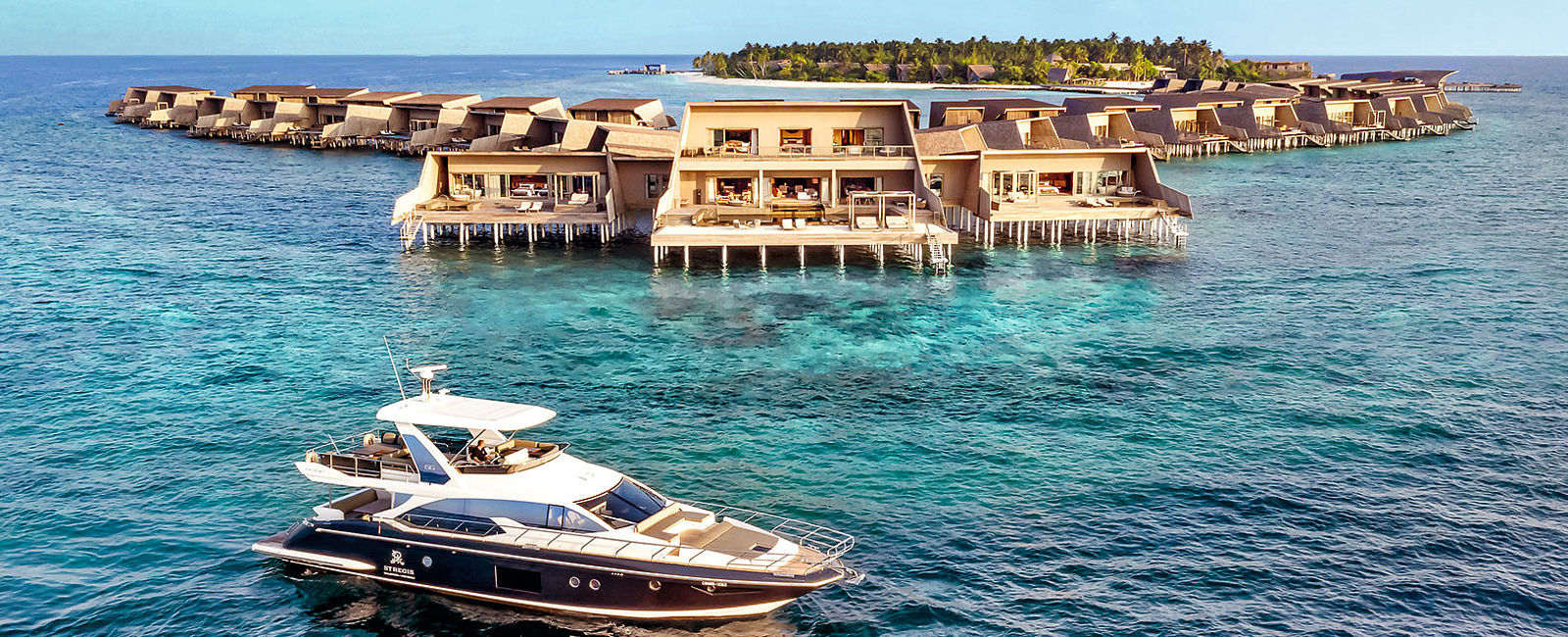 VERY SPECIAL HOTEL
 St. Regis Maldives Vommuli Resort 
 Ein Wunder in Blau 