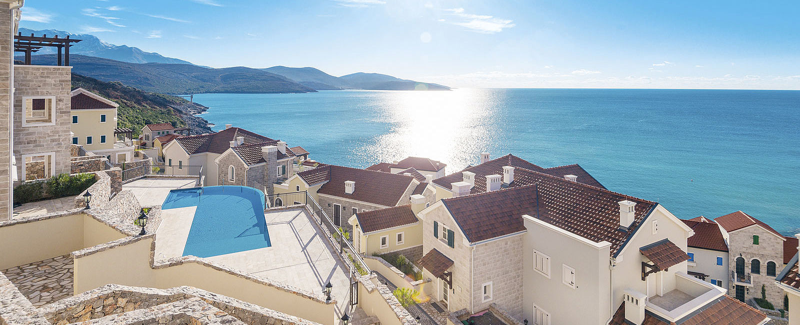 VERY SPECIAL HOTEL
 The Chedi Lustica Bay, Montenegro 
 Mondänes Hideaway am Meer 