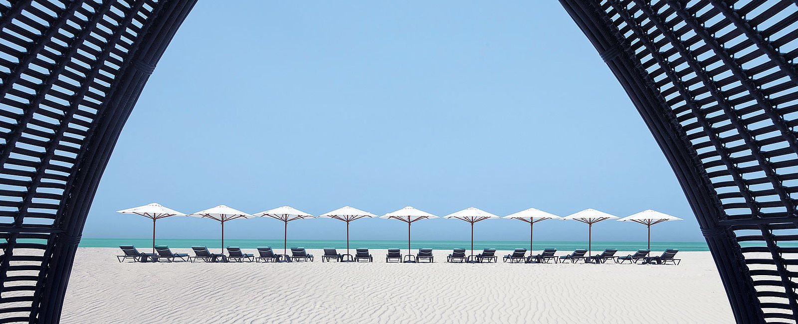 VERY SPECIAL HOTEL
 The St. Regis Saadiyat Island Resort, Abu Dhabi 
 Das Außergewöhnliche zählt … 