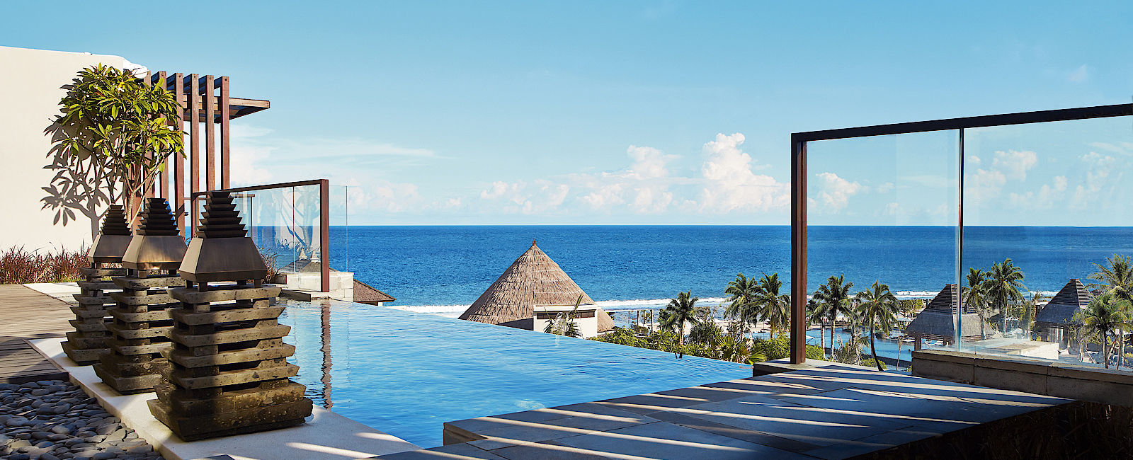 VERY SPECIAL HOTEL
 The Ritz-Carlton, Bali & Mandapa, a Ritz-Carlton Reserve 
 Der holistische Luxus 