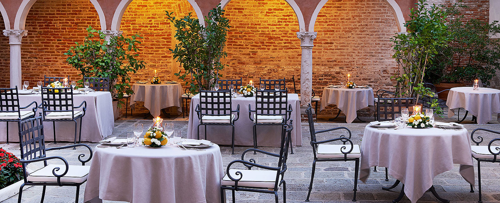 HOTEL ANGEBOTE
 San Clemente Palace Kempinski Venice: Gourmet Genuss 
