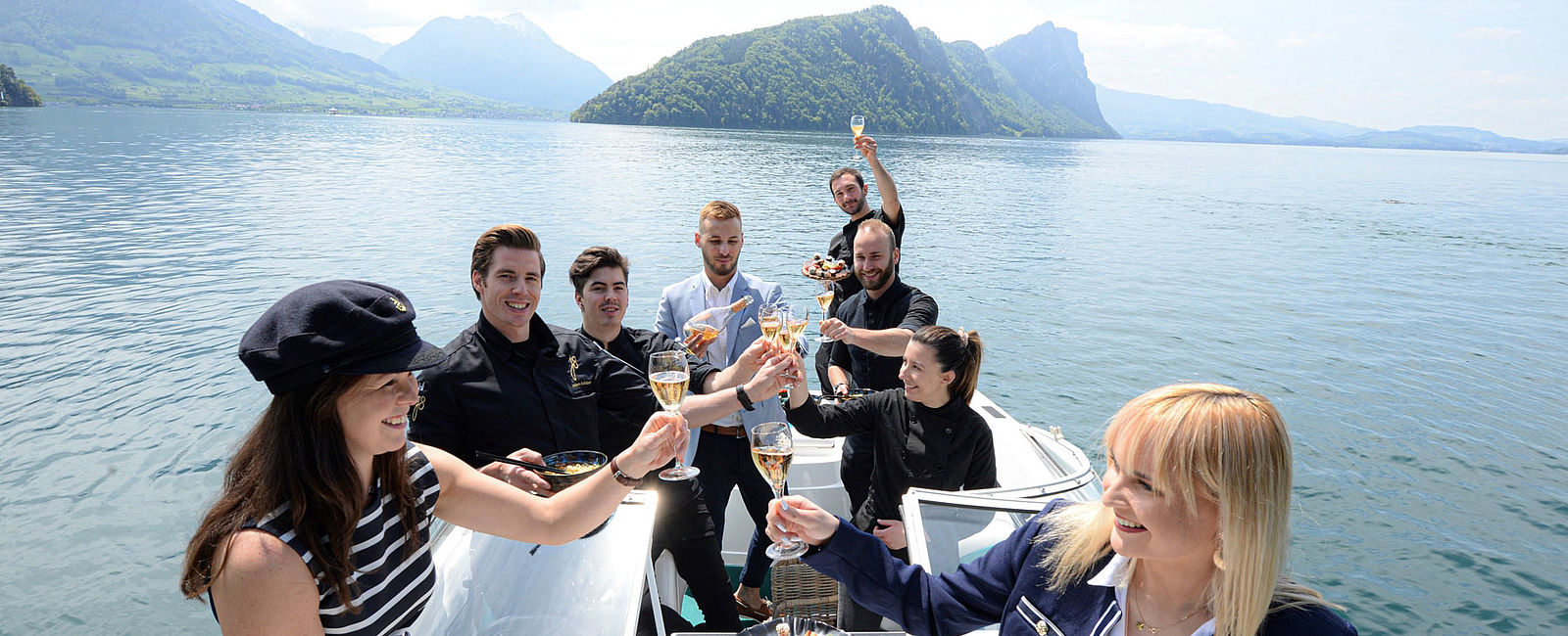 NEWS
 Vitznauerhof launched den ersten Fine Dining Boat Drive-in Europas 
