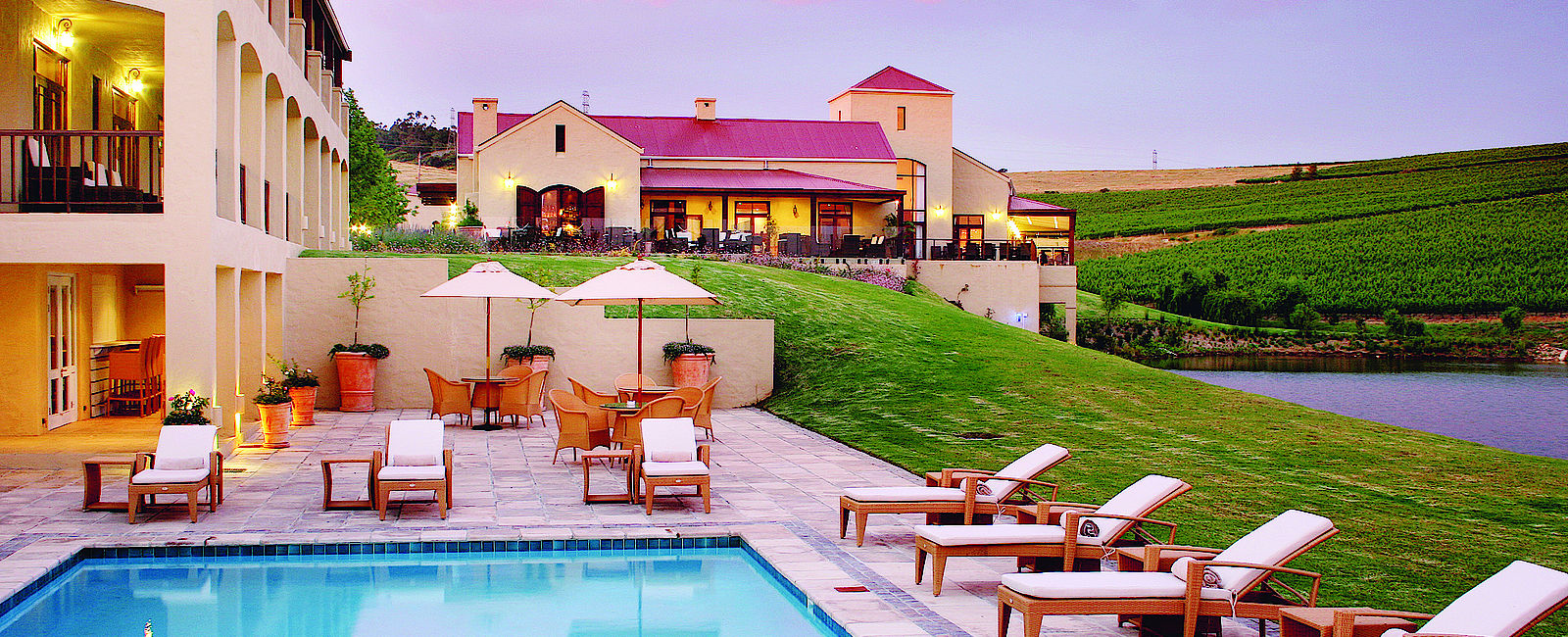 HOTEL TIPPS
 Asara Wine Estate & Hotel 
 Luxushotel für Weinliebhaber 