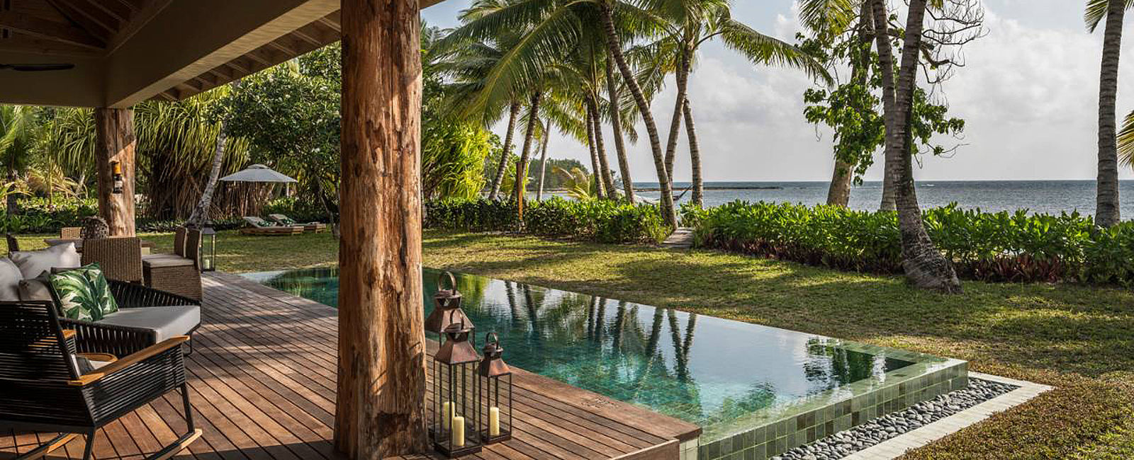 HOTEL ANGEBOTE
 Four Seasons Desroches: Twice the Paradise 
