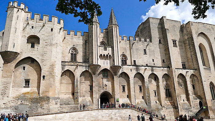  Papstpalast in Avignon
