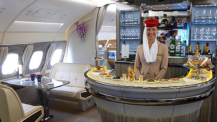 Emirates Airline Nun Mit 100 Airbus A380 Unterwegs