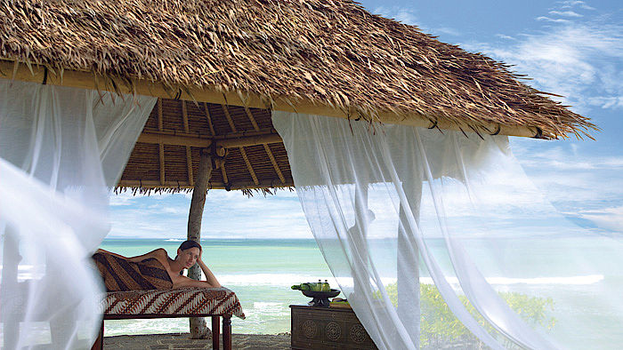 Spa mit Blick aufs Meer (c) Four Seasons at Jimbaran Bay