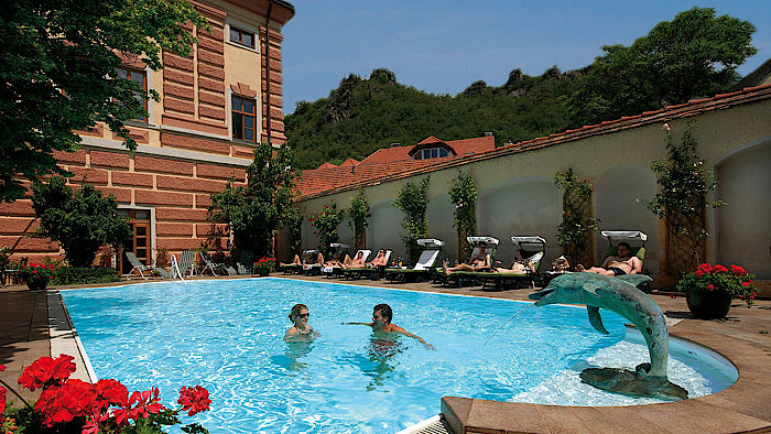 Schwimmbad (c) Hotel Schloss Dürnstein