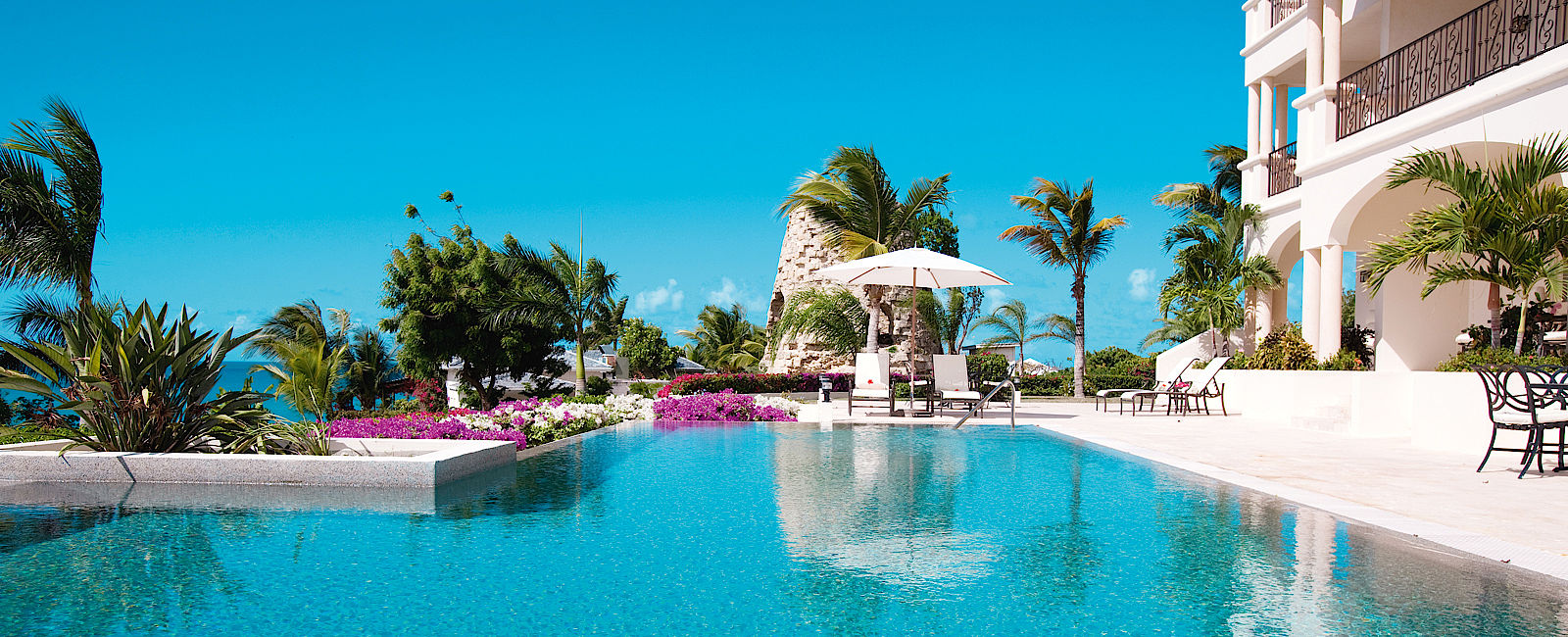 VERY SPECIAL HOTEL
 Blue Waters Antigua 
 Inbegriff von Luxus und Eleganz 