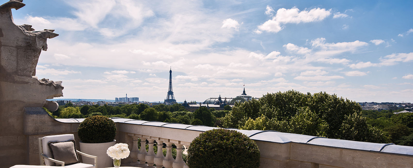 HOTEL NEWS
 Ikone am Place de la Concorde 
