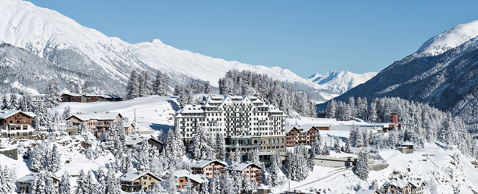 VERY SPECIAL HOTEL
 Carlton St. Moritz 
 Ein himmlischer Ort 