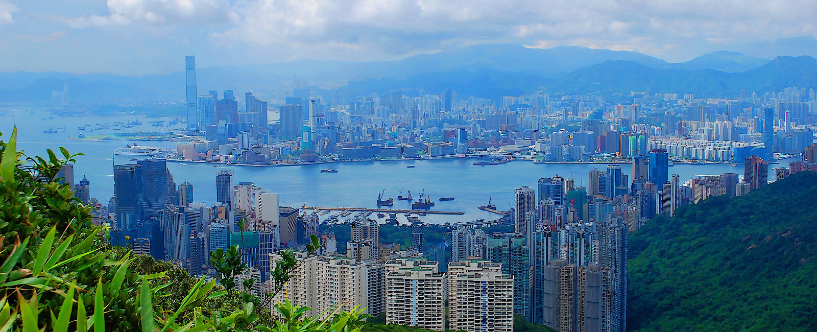 HONG KONG
 Reise nach Hong Kong – Elitär im Reich der Mitte 