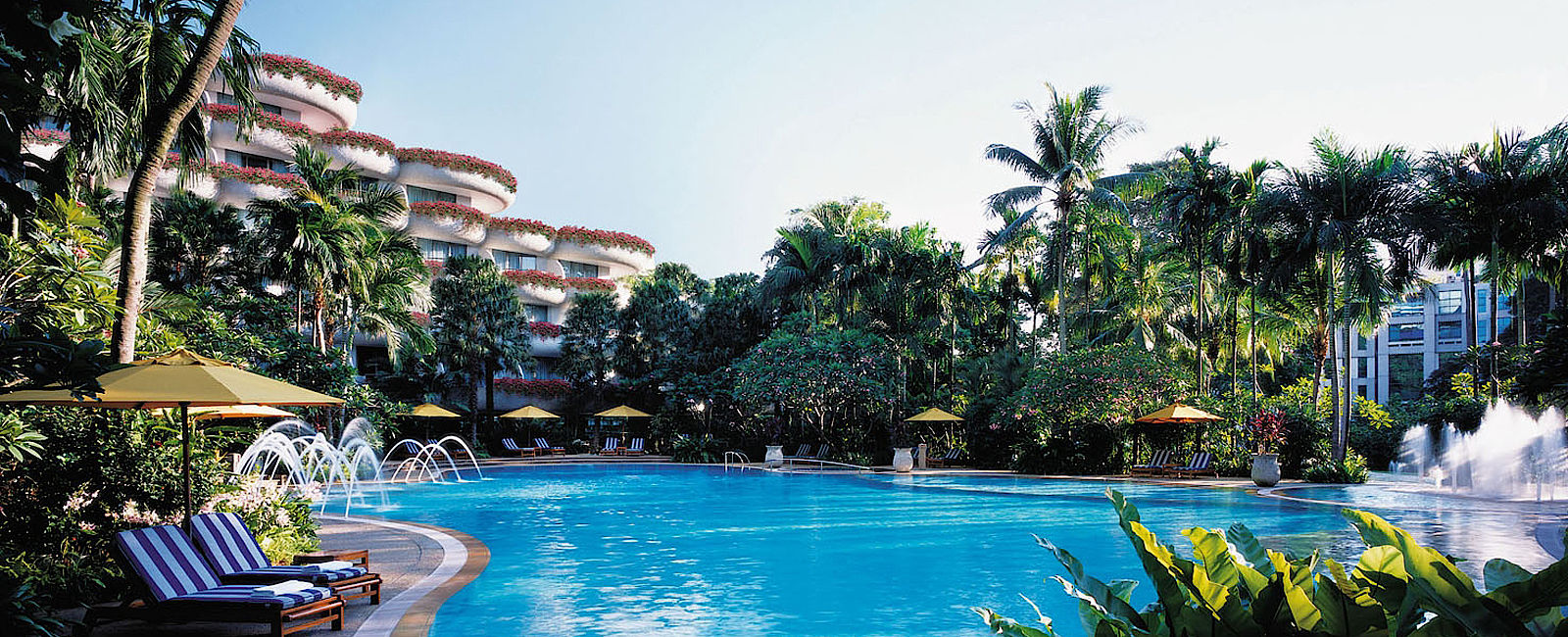 VERY SPECIAL HOTEL
 Shangri La Hotel Singapore 
 Ort der Entdeckungen 