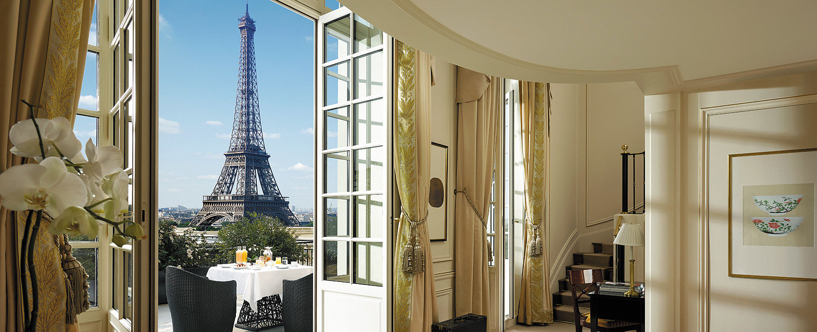HOTELTEST
 Shangri-La Hotel, Paris 
 Palast mit herrlichem Garten 