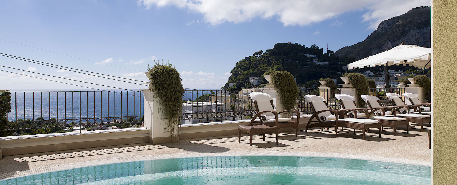 HOTELTEST
 Capri Tiberio Palace 
 Capresische „Villa Kunterbunt“ 