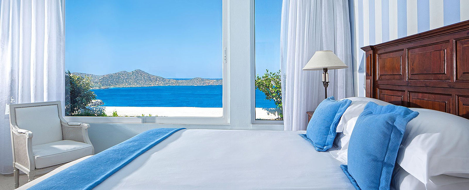 HOTEL TIPPS
 Elounda Gulf Villas & Suites 
 Griechisches Luxus Anwesen mit wunderschönen Ausblick 