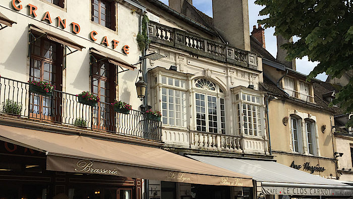  Nostalgie und Savour-vivre pur: Frankreichs Bistros und Cafés 