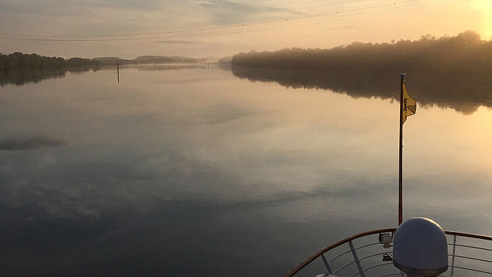  Romantisch: Sonnenuntergang am Fluss