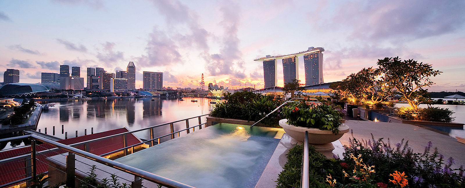HOTEL TIPPS
 The Fullerton Bay Hotel 
 Imposantes Luxus Hotel im Herzen von Singapur 