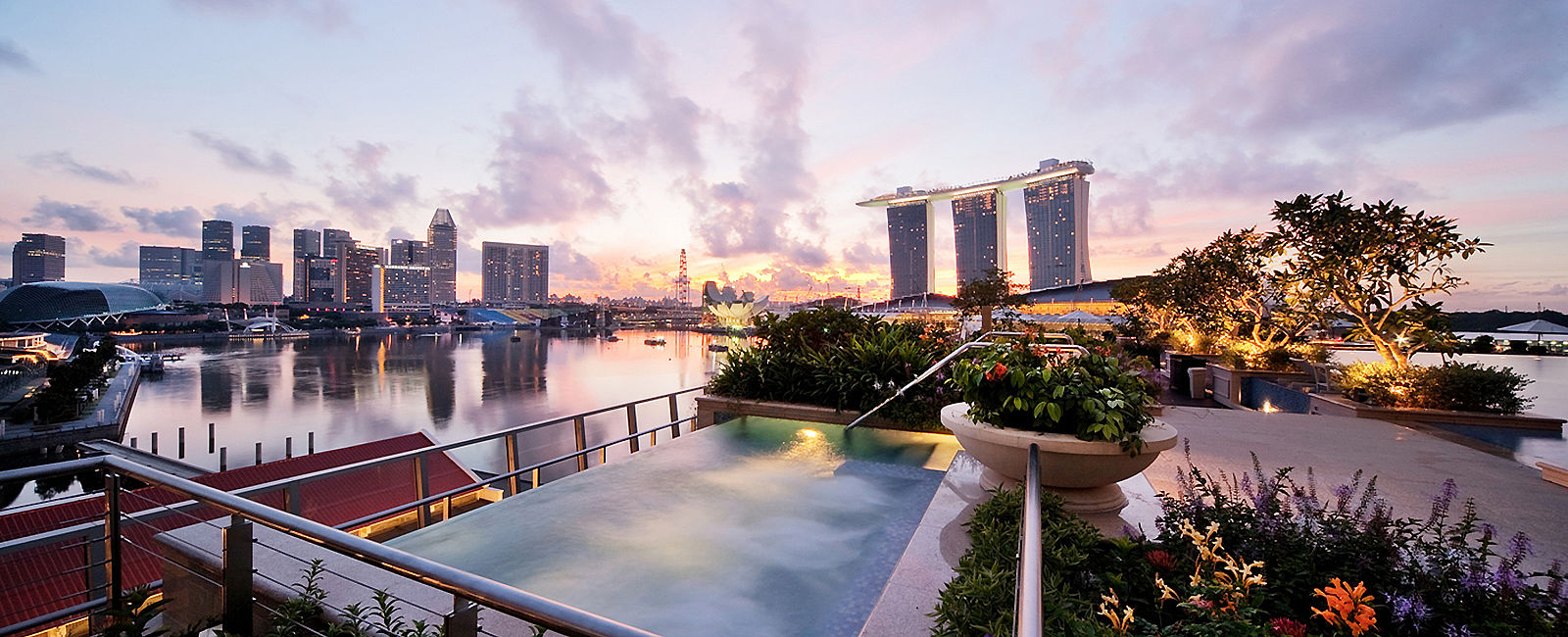 HOTEL TIPPS
 The Fullerton Bay Hotel 
 Imposantes Luxus Hotel im Herzen von Singapur 