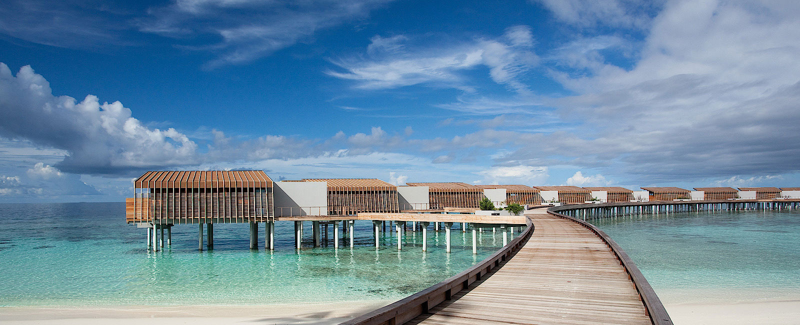 HOTELTEST
 Park Hyatt Maldives Hadahaa 
 Lohas Paradies 