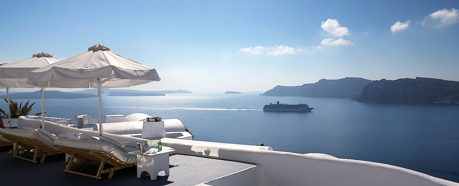 HOTELTEST
 Katikies Oia Santorini 
 Kykladen-Style für Anspruchsvolle 