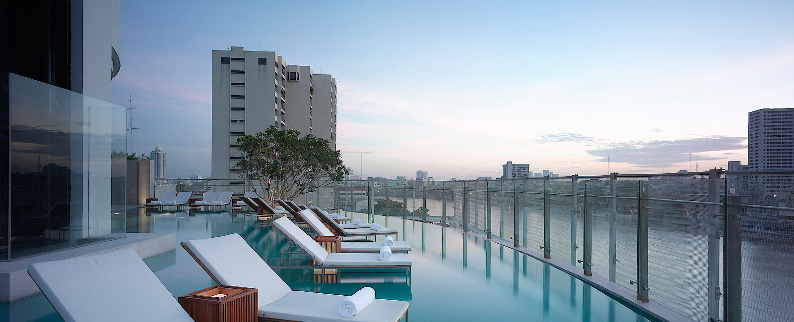 HOTELTEST
 Millennium Hilton Bangkok 
 Hilton goes Design 