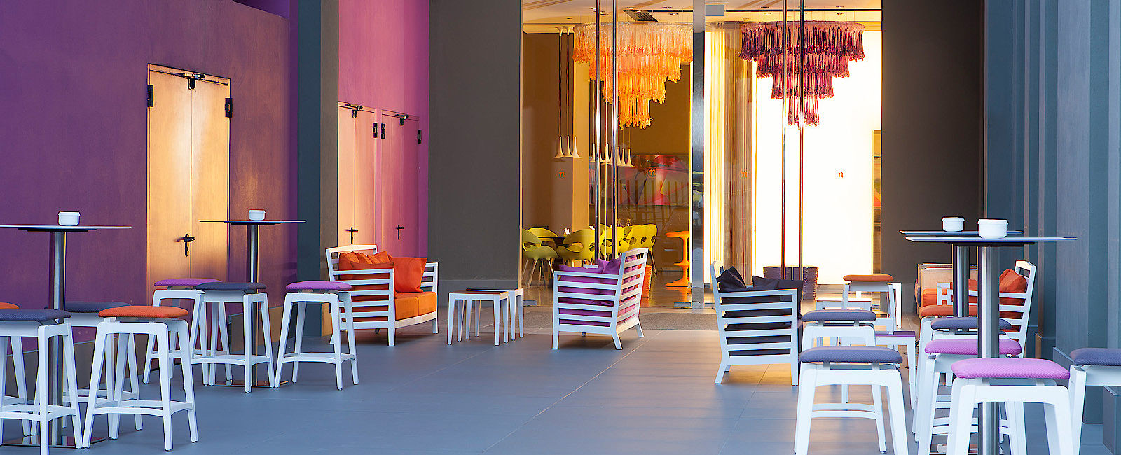 HOTELTEST
 Hotel nhow Milano 
 Fließendes Design oder Alles fließt 
