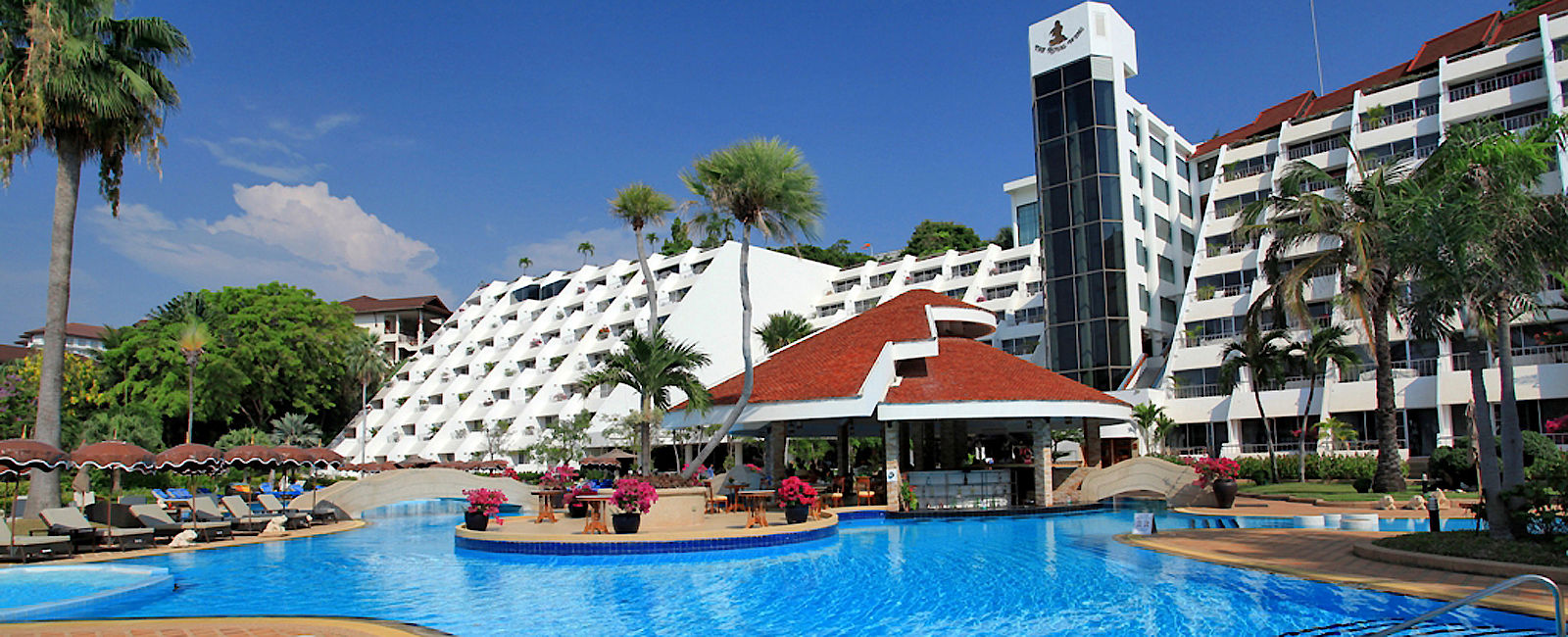 HOTELTEST
 Hotel Royal Wing Suites & Spa 
 Funkelnder Stern im touristischen Pattaya 