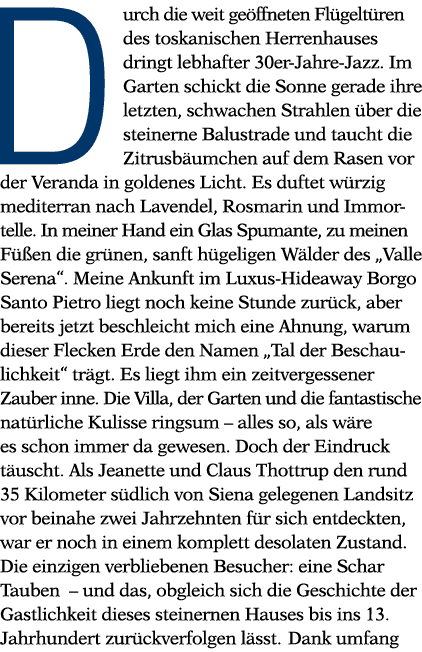 Durch die weit geöffneten Flügeltüren des toskanischen Herrenhauses dringt lebhafter 30er-Jahre-Jazz  Im Garten schic   
